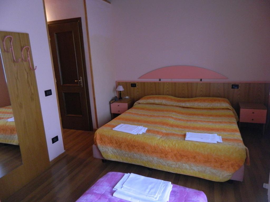 Hotel La Piazzetta Vidiciatico Szoba fotó