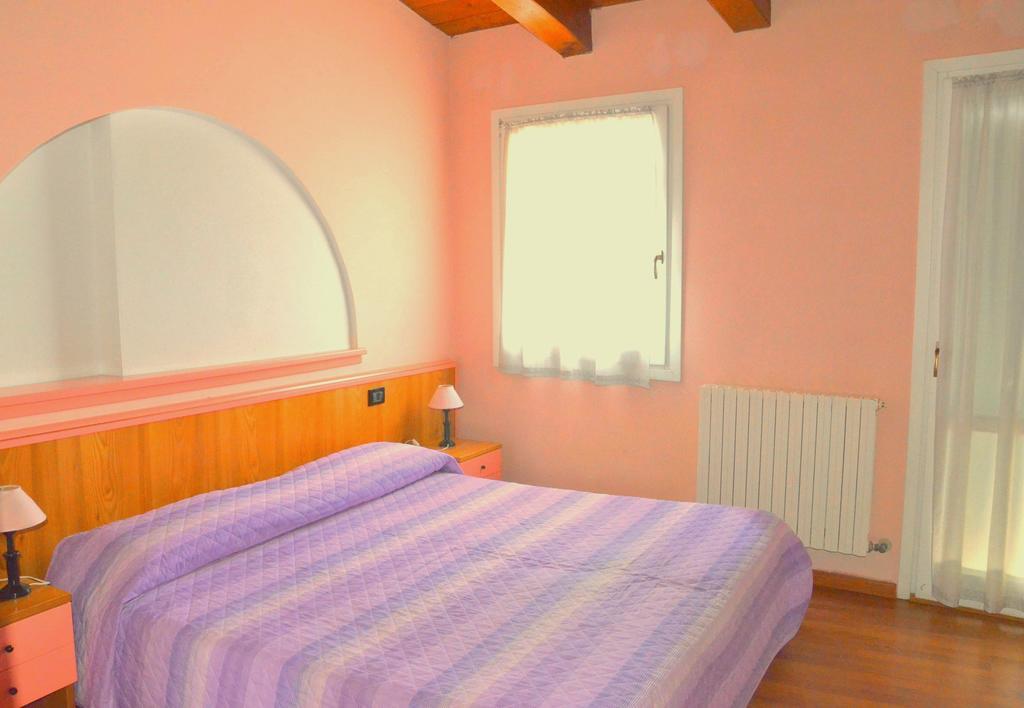 Hotel La Piazzetta Vidiciatico Szoba fotó